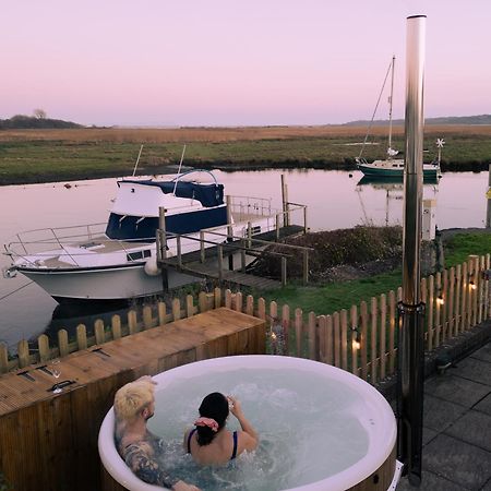 Hot Tub With A View - Christchurch Harbour Buitenkant foto
