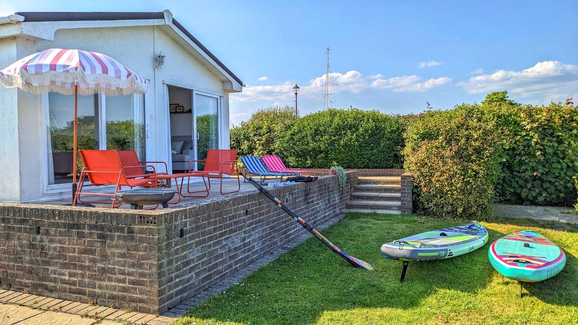 Hot Tub With A View - Christchurch Harbour Buitenkant foto