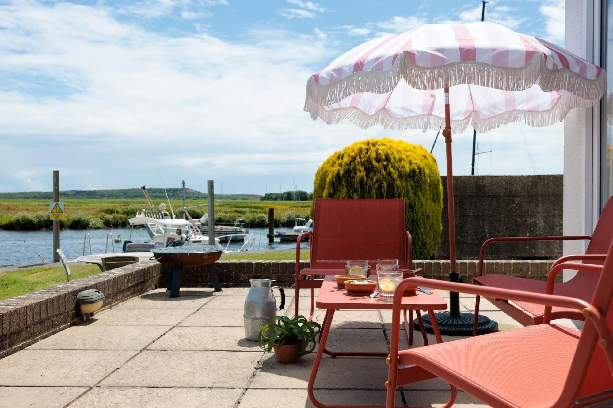 Hot Tub With A View - Christchurch Harbour Buitenkant foto