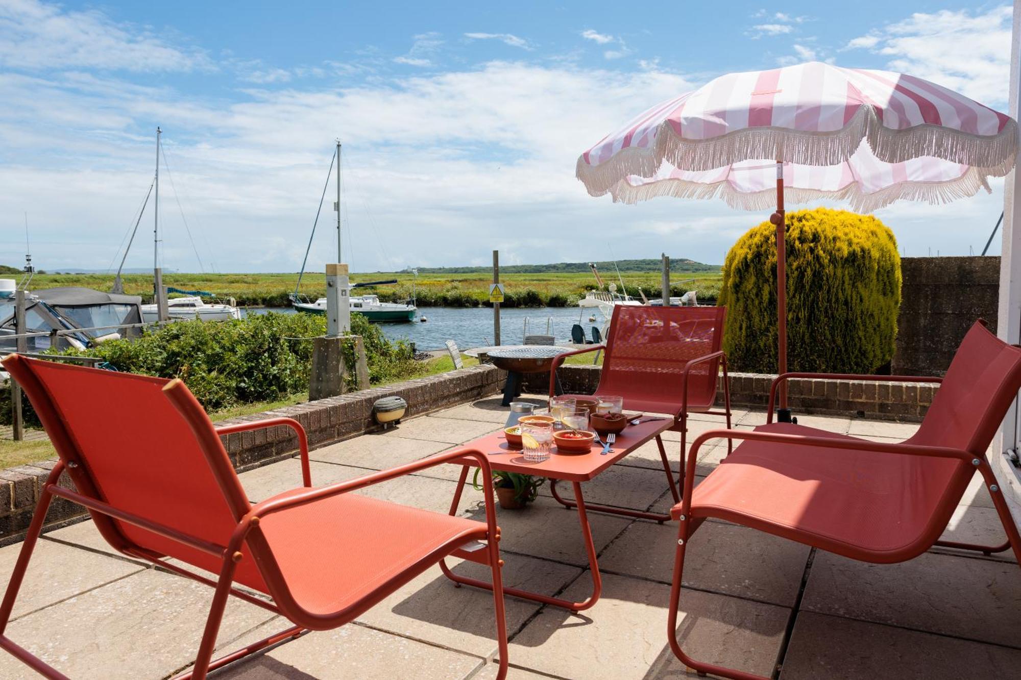 Hot Tub With A View - Christchurch Harbour Buitenkant foto
